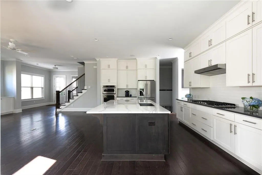 3016 Eamont Terrace, Atlanta, Georgia 30328, 5 Bedrooms Bedrooms, ,4 BathroomsBathrooms,Residential,Sold,3016 Eamont Terrace,6867205