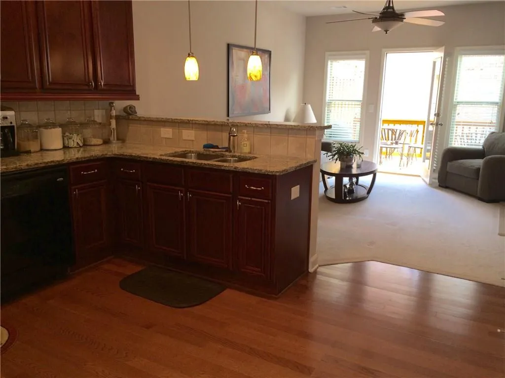 7180 Glisten Avenue Unit 7180, Sandy Springs, Georgia 30328, 3 Bedrooms Bedrooms, ,3 BathroomsBathrooms,Residential,Sold,7180 Glisten Avenue Unit 7180,5649713