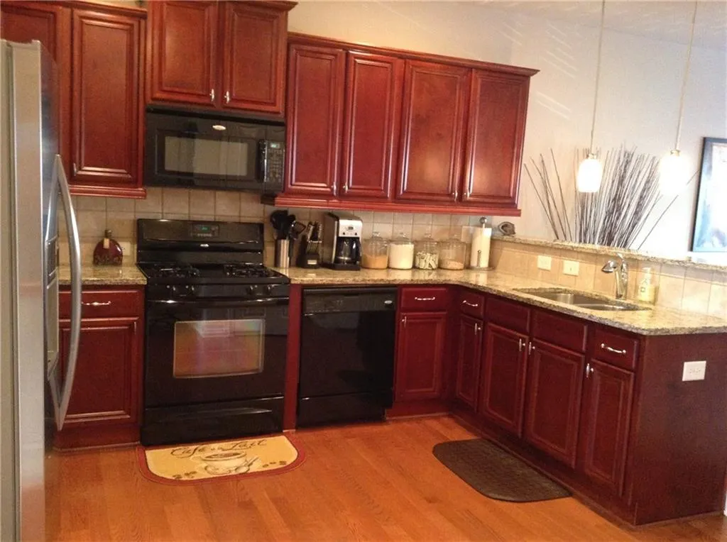 7180 Glisten Avenue Unit 7180, Sandy Springs, Georgia 30328, 3 Bedrooms Bedrooms, ,3 BathroomsBathrooms,Residential,Sold,7180 Glisten Avenue Unit 7180,5649713