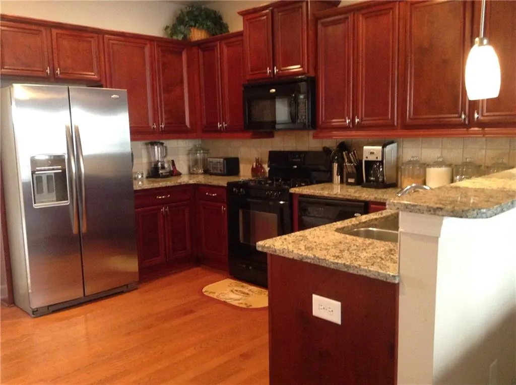 7180 Glisten Avenue Unit 7180, Sandy Springs, Georgia 30328, 3 Bedrooms Bedrooms, ,3 BathroomsBathrooms,Residential,Sold,7180 Glisten Avenue Unit 7180,5649713