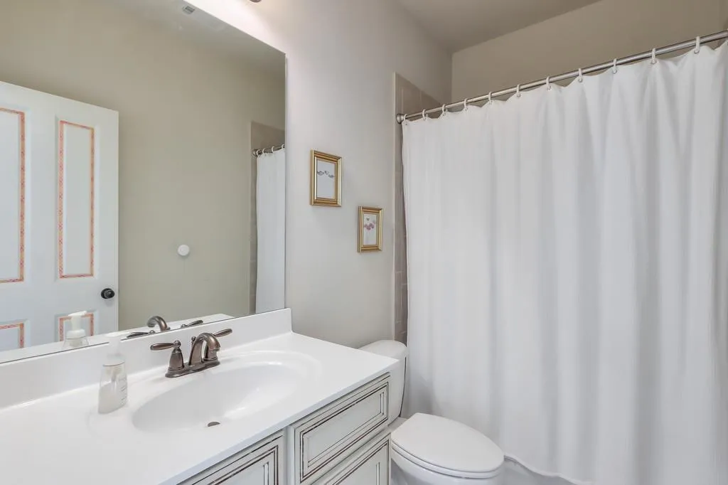 153 Alderwood Hill NE Unit 116, Sandy Springs, Georgia 30328, 4 Bedrooms Bedrooms, ,3 BathroomsBathrooms,Residential,Sold,153 Alderwood Hill NE Unit 116,7349313