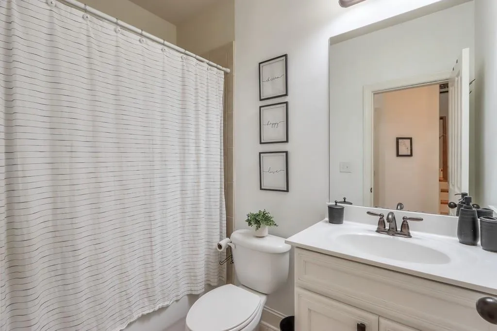 153 Alderwood Hill NE Unit 116, Sandy Springs, Georgia 30328, 4 Bedrooms Bedrooms, ,3 BathroomsBathrooms,Residential,Sold,153 Alderwood Hill NE Unit 116,7349313