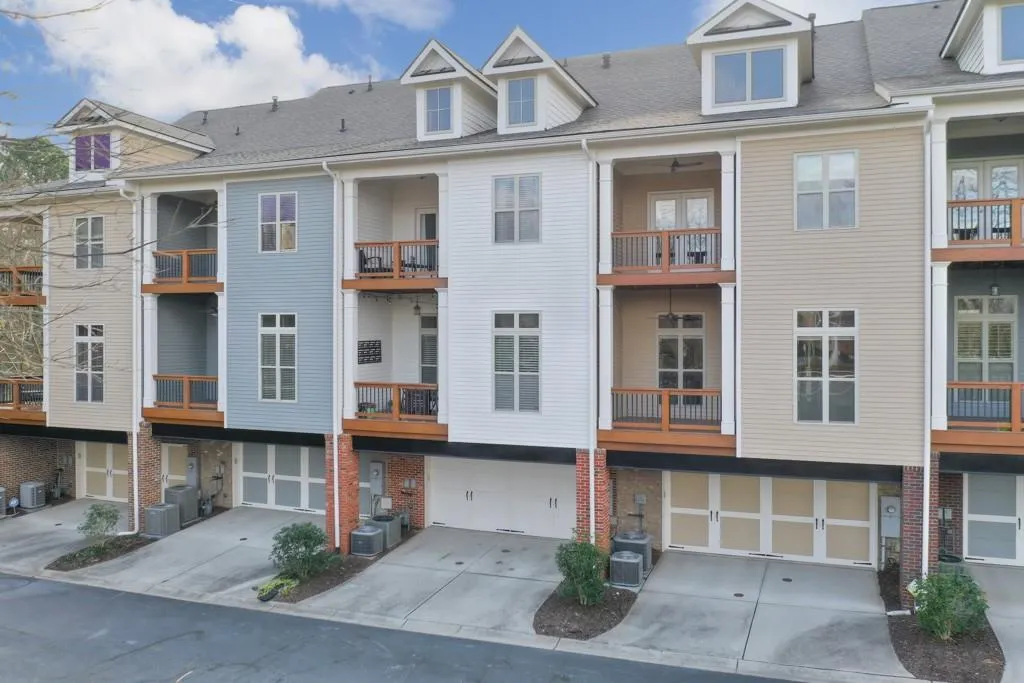 153 Alderwood Hill NE Unit 116, Sandy Springs, Georgia 30328, 4 Bedrooms Bedrooms, ,3 BathroomsBathrooms,Residential,Sold,153 Alderwood Hill NE Unit 116,7349313