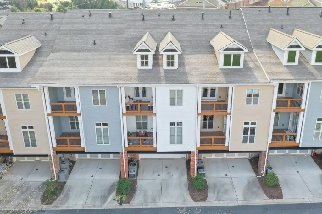 153 Alderwood Hill NE Unit 116, Sandy Springs, Georgia 30328, 4 Bedrooms Bedrooms, ,3 BathroomsBathrooms,Residential,Sold,153 Alderwood Hill NE Unit 116,7349313