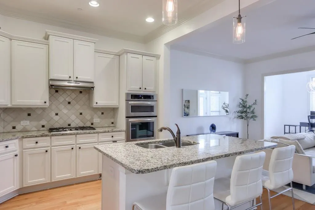 153 Alderwood Hill NE Unit 116, Sandy Springs, Georgia 30328, 4 Bedrooms Bedrooms, ,3 BathroomsBathrooms,Residential,Sold,153 Alderwood Hill NE Unit 116,7349313