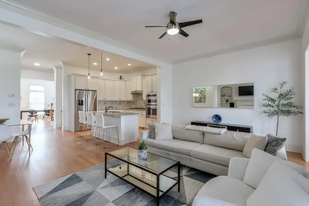 153 Alderwood Hill NE Unit 116, Sandy Springs, Georgia 30328, 4 Bedrooms Bedrooms, ,3 BathroomsBathrooms,Residential,Sold,153 Alderwood Hill NE Unit 116,7349313