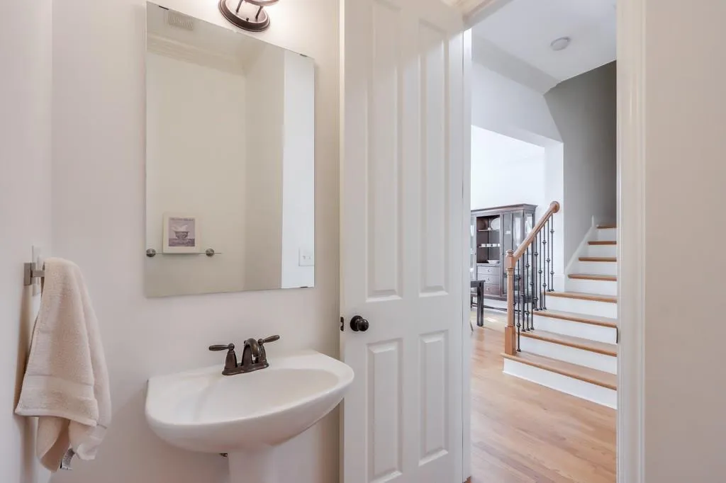 153 Alderwood Hill NE Unit 116, Sandy Springs, Georgia 30328, 4 Bedrooms Bedrooms, ,3 BathroomsBathrooms,Residential,Sold,153 Alderwood Hill NE Unit 116,7349313