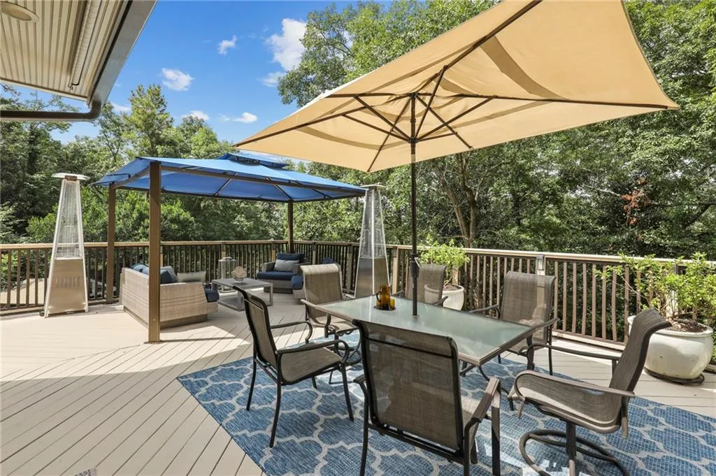 1670 Chevron Way, Sandy Springs, Georgia 30350, 5 Bedrooms Bedrooms, ,3 BathroomsBathrooms,Residential,Sold,1670 Chevron Way,7090695