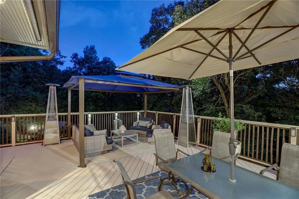 1670 Chevron Way, Sandy Springs, Georgia 30350, 5 Bedrooms Bedrooms, ,3 BathroomsBathrooms,Residential,Sold,1670 Chevron Way,7090695