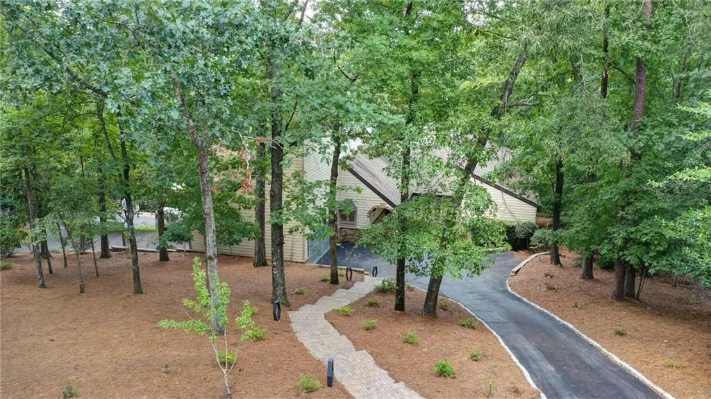 1670 Chevron Way, Sandy Springs, Georgia 30350, 5 Bedrooms Bedrooms, ,3 BathroomsBathrooms,Residential,Sold,1670 Chevron Way,7090695