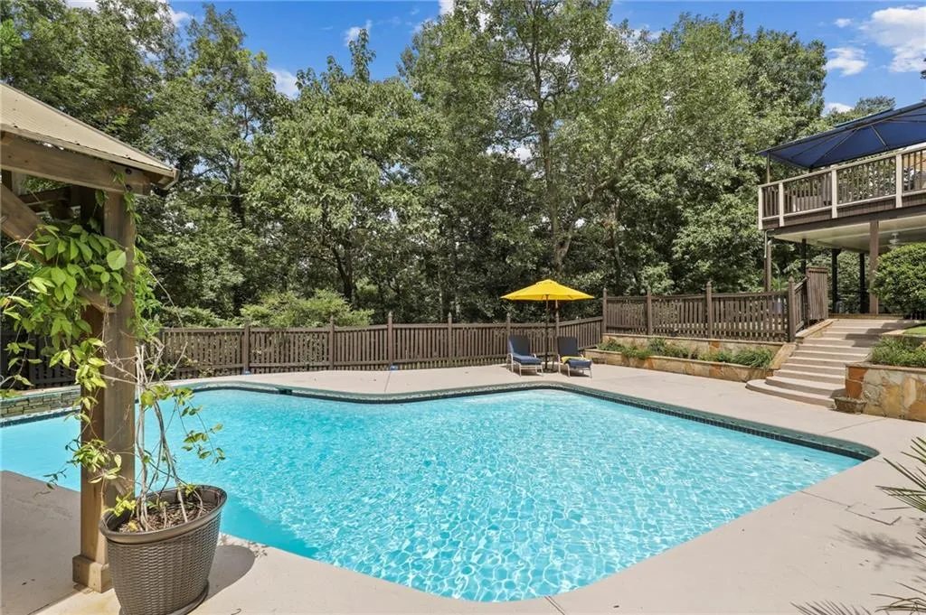 1670 Chevron Way, Sandy Springs, Georgia 30350, 5 Bedrooms Bedrooms, ,3 BathroomsBathrooms,Residential,Sold,1670 Chevron Way,7090695