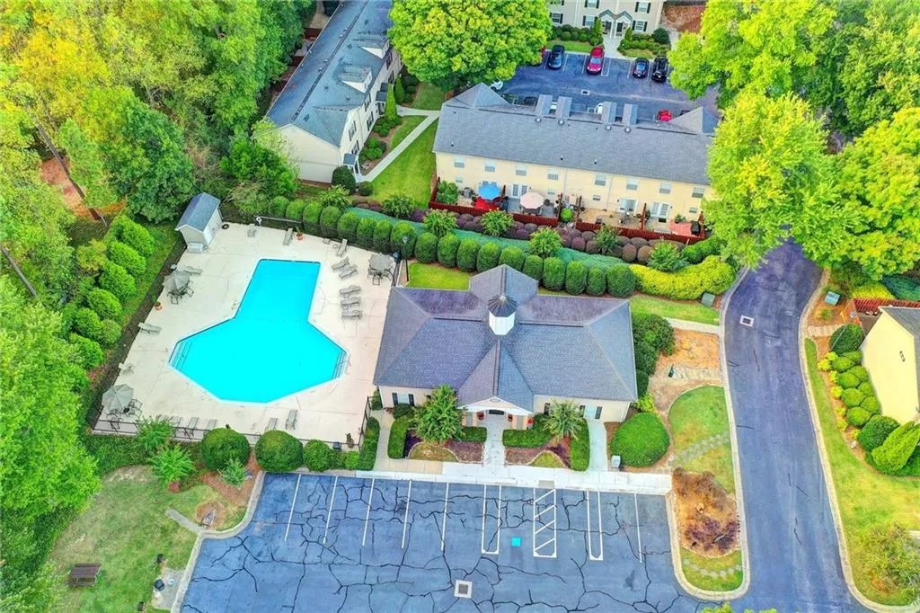 108 Brighton Point, Sandy Springs, Georgia 30328, 2 Bedrooms Bedrooms, ,2 BathroomsBathrooms,Residential,Sold,108 Brighton Point,6620989
