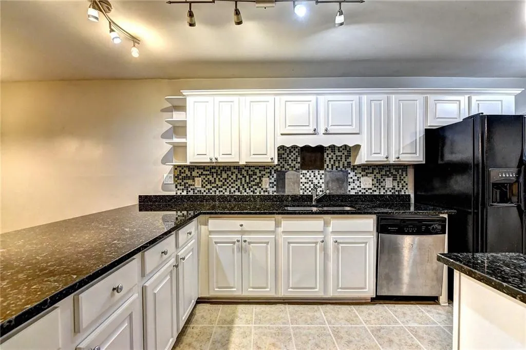 108 Brighton Point, Sandy Springs, Georgia 30328, 2 Bedrooms Bedrooms, ,2 BathroomsBathrooms,Residential,Sold,108 Brighton Point,6620989