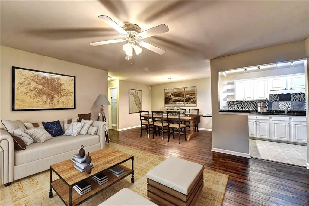 108 Brighton Point, Sandy Springs, Georgia 30328, 2 Bedrooms Bedrooms, ,2 BathroomsBathrooms,Residential,Sold,108 Brighton Point,6620989