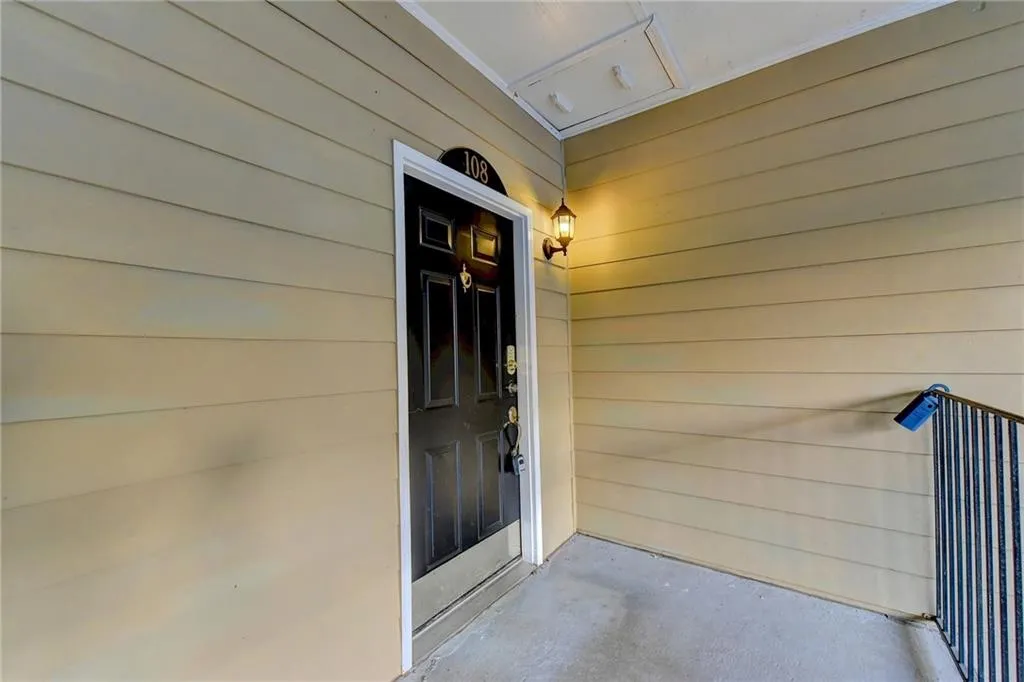 108 Brighton Point, Sandy Springs, Georgia 30328, 2 Bedrooms Bedrooms, ,2 BathroomsBathrooms,Residential,Sold,108 Brighton Point,6620989