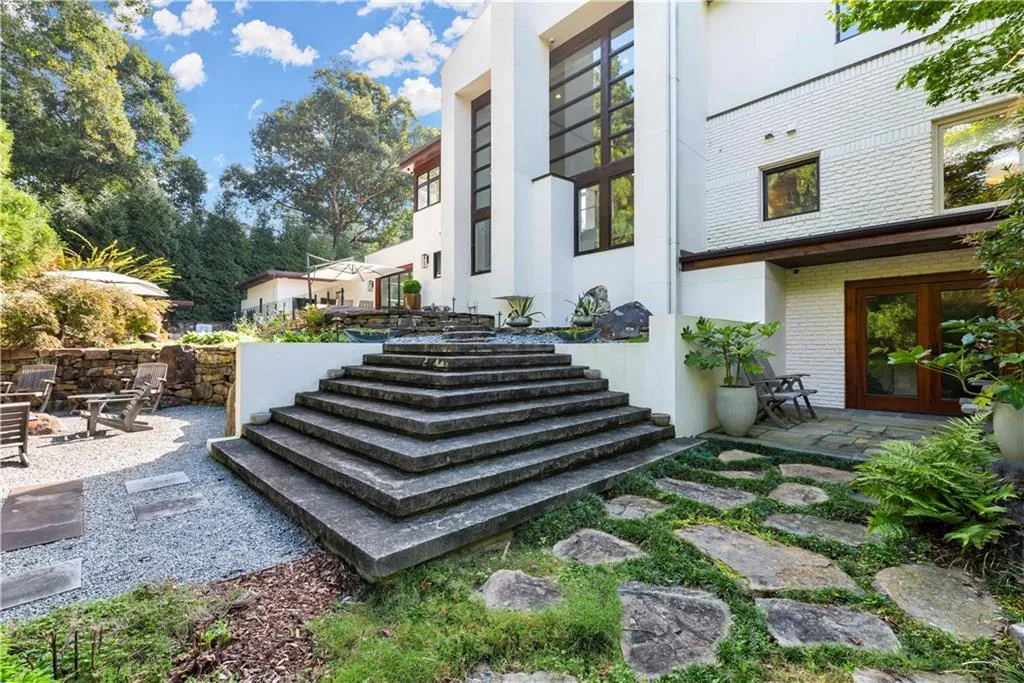 265 Tara Trail, Atlanta, Georgia 30327, 4 Bedrooms Bedrooms, ,4 BathroomsBathrooms,Residential,Sold,265 Tara Trail,7002814