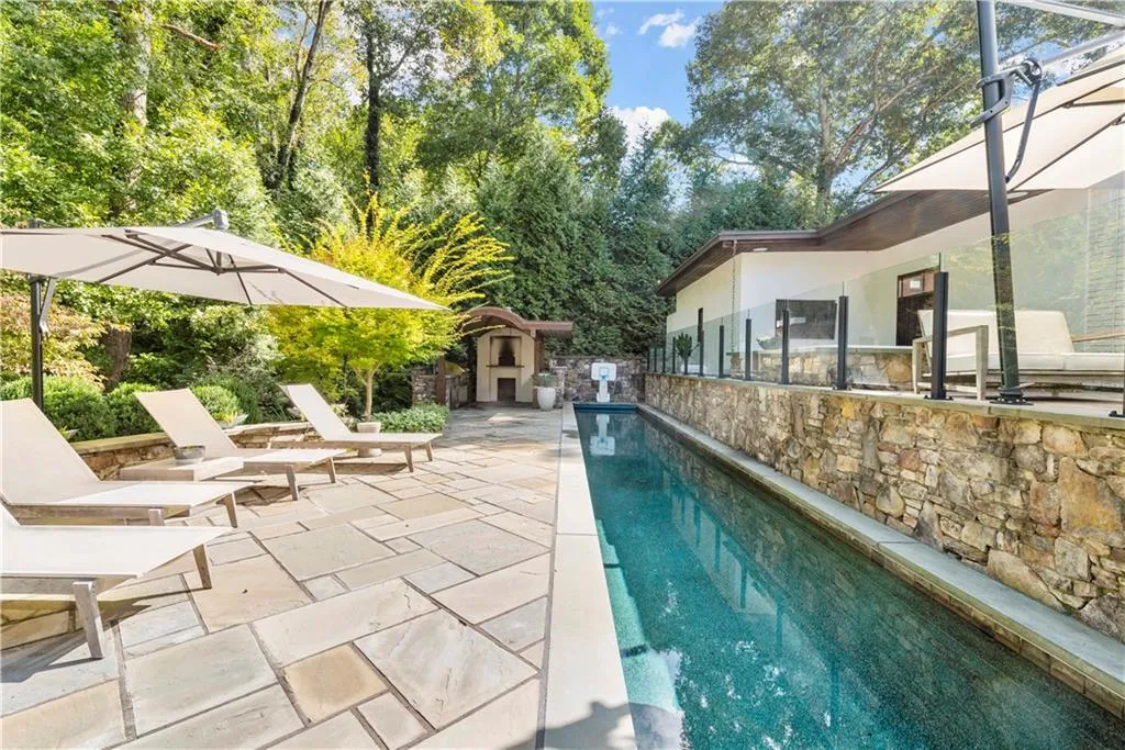 265 Tara Trail, Atlanta, Georgia 30327, 4 Bedrooms Bedrooms, ,4 BathroomsBathrooms,Residential,Sold,265 Tara Trail,7002814
