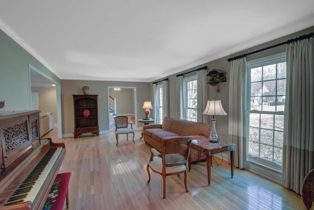7010 Hunters Branch Drive, Sandy Springs, Georgia 30328, 4 Bedrooms Bedrooms, ,4 BathroomsBathrooms,Residential,Sold,7010 Hunters Branch Drive,6126885