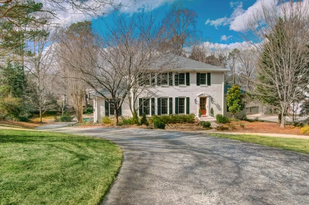 7010 Hunters Branch Drive, Sandy Springs, Georgia 30328, 4 Bedrooms Bedrooms, ,4 BathroomsBathrooms,Residential,Sold,7010 Hunters Branch Drive,6126885