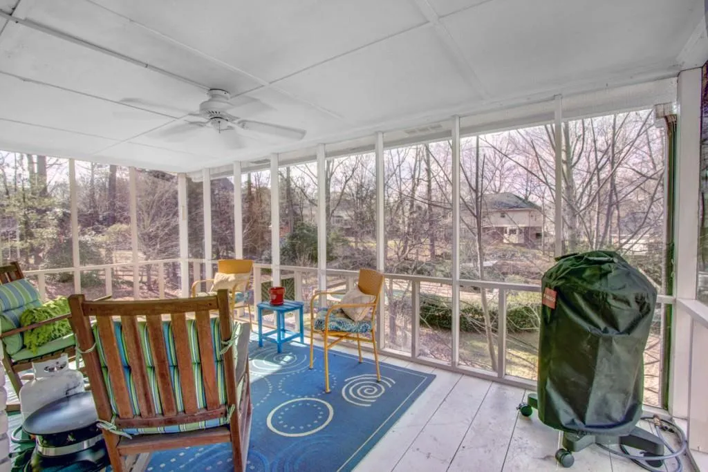 7010 Hunters Branch Drive, Sandy Springs, Georgia 30328, 4 Bedrooms Bedrooms, ,4 BathroomsBathrooms,Residential,Sold,7010 Hunters Branch Drive,6126885