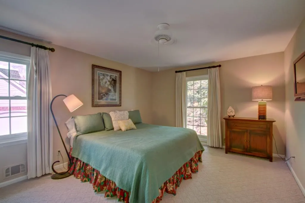 7010 Hunters Branch Drive, Sandy Springs, Georgia 30328, 4 Bedrooms Bedrooms, ,4 BathroomsBathrooms,Residential,Sold,7010 Hunters Branch Drive,6126885