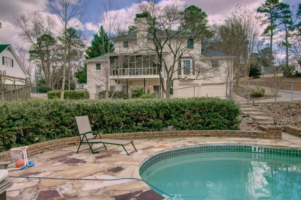 7010 Hunters Branch Drive, Sandy Springs, Georgia 30328, 4 Bedrooms Bedrooms, ,4 BathroomsBathrooms,Residential,Sold,7010 Hunters Branch Drive,6126885