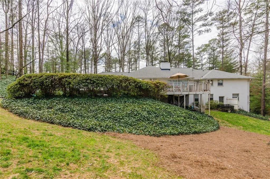 6125 Riverside Drive, Atlanta, Georgia 30328, 4 Bedrooms Bedrooms, ,4 BathroomsBathrooms,Residential,Sold,6125 Riverside Drive,5997840
