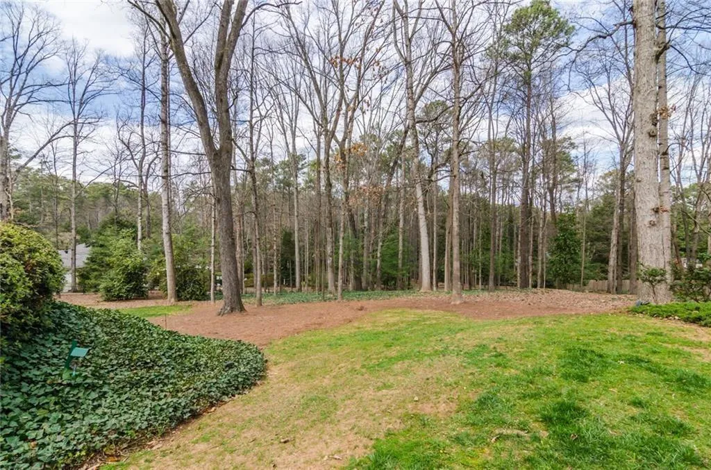 6125 Riverside Drive, Atlanta, Georgia 30328, 4 Bedrooms Bedrooms, ,4 BathroomsBathrooms,Residential,Sold,6125 Riverside Drive,5997840