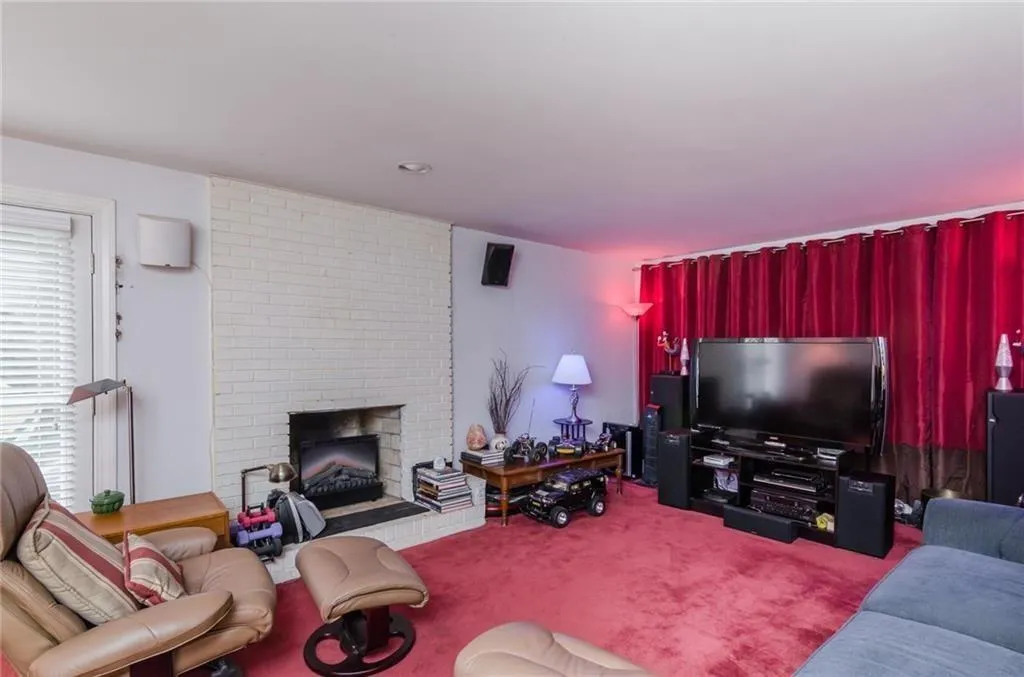 6125 Riverside Drive, Atlanta, Georgia 30328, 4 Bedrooms Bedrooms, ,4 BathroomsBathrooms,Residential,Sold,6125 Riverside Drive,5997840