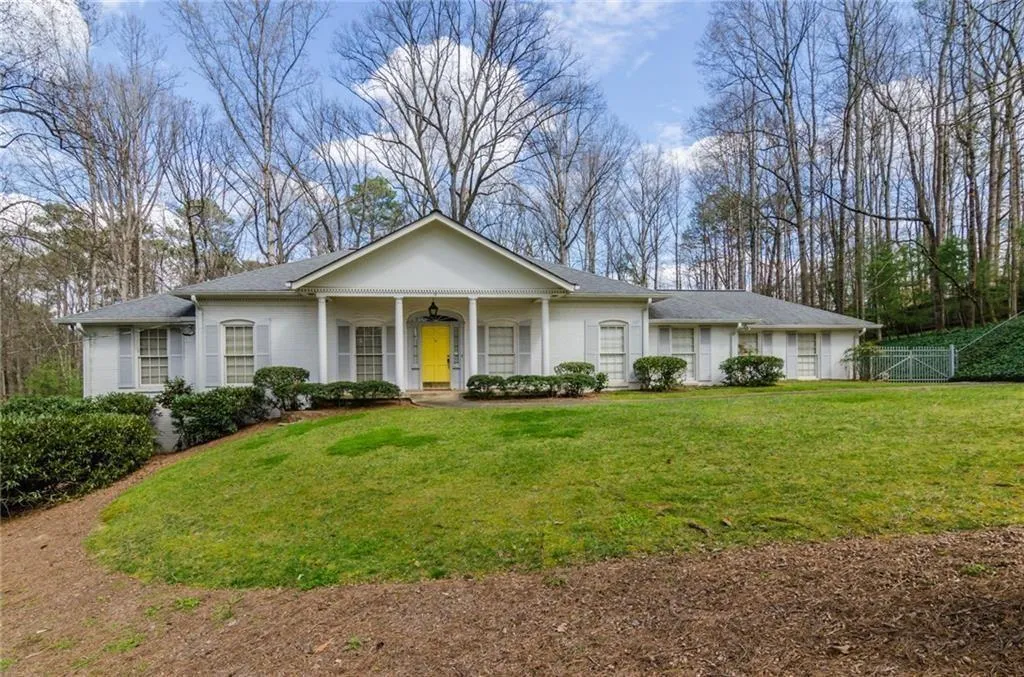 6125 Riverside Drive, Atlanta, Georgia 30328, 4 Bedrooms Bedrooms, ,4 BathroomsBathrooms,Residential,Sold,6125 Riverside Drive,5997840