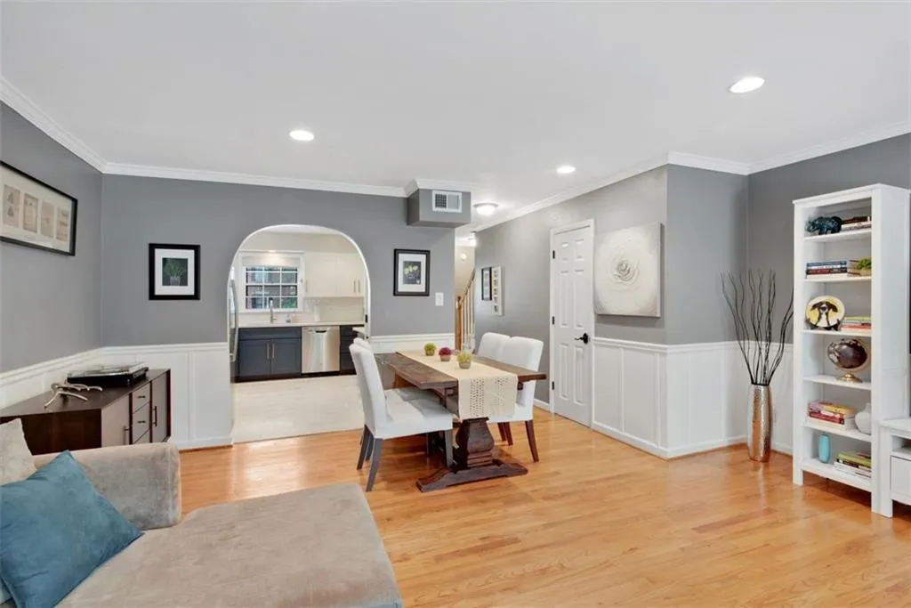 6700 Roswell Road Unit 17g, Atlanta, Georgia 30328, 2 Bedrooms Bedrooms, ,1 BathroomBathrooms,Residential,Sold,6700 Roswell Road Unit 17g,6764756 6700 Roswell Road Unit 17g, Atlanta, Georgia 30328, 2 Bedrooms Bedrooms, ,1 BathroomBathrooms,Residential,Sold,6700 Roswell Road Unit 17g,6764756