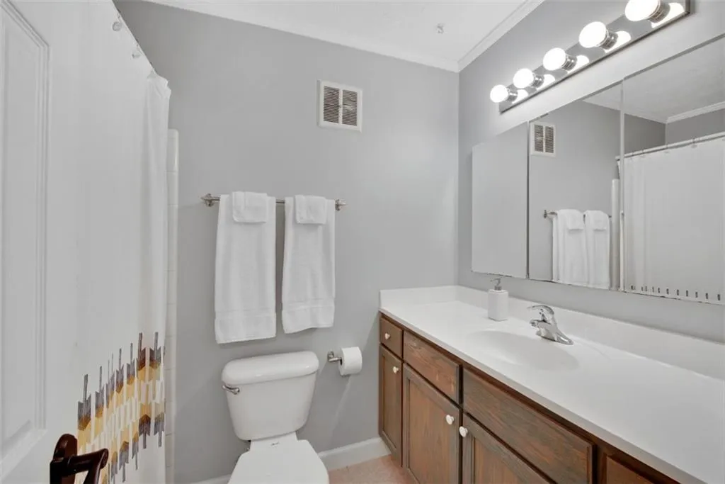 6700 Roswell Road Unit 17g, Atlanta, Georgia 30328, 2 Bedrooms Bedrooms, ,1 BathroomBathrooms,Residential,Sold,6700 Roswell Road Unit 17g,6764756 6700 Roswell Road Unit 17g, Atlanta, Georgia 30328, 2 Bedrooms Bedrooms, ,1 BathroomBathrooms,Residential,Sold,6700 Roswell Road Unit 17g,6764756