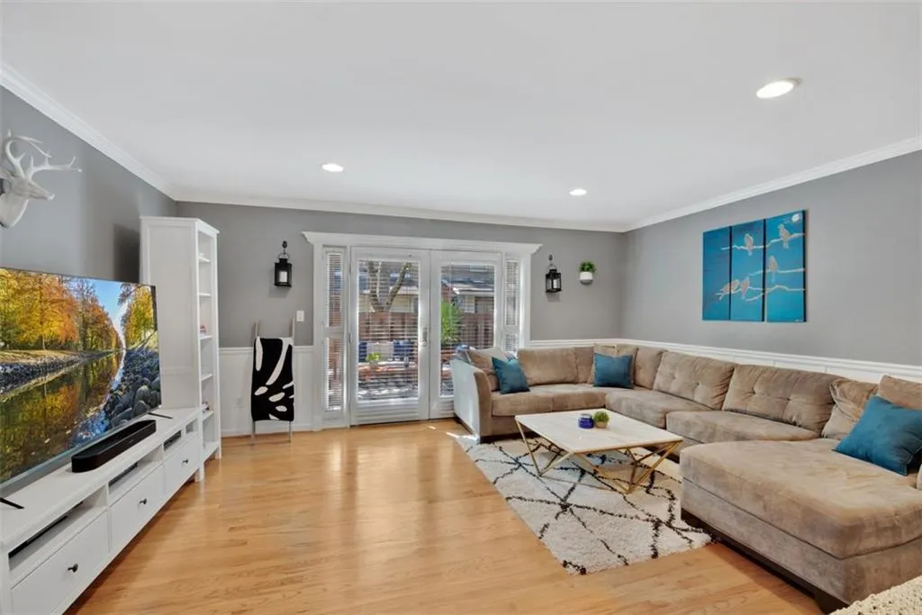 6700 Roswell Road Unit 17g, Atlanta, Georgia 30328, 2 Bedrooms Bedrooms, ,1 BathroomBathrooms,Residential,Sold,6700 Roswell Road Unit 17g,6764756 6700 Roswell Road Unit 17g, Atlanta, Georgia 30328, 2 Bedrooms Bedrooms, ,1 BathroomBathrooms,Residential,Sold,6700 Roswell Road Unit 17g,6764756