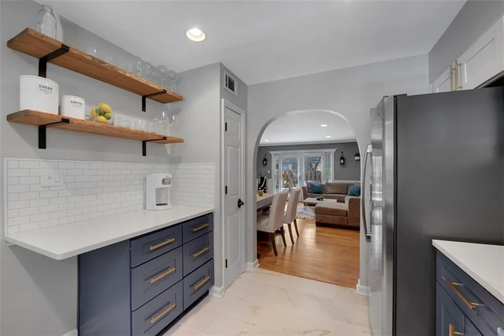 6700 Roswell Road Unit 17g, Atlanta, Georgia 30328, 2 Bedrooms Bedrooms, ,1 BathroomBathrooms,Residential,Sold,6700 Roswell Road Unit 17g,6764756 6700 Roswell Road Unit 17g, Atlanta, Georgia 30328, 2 Bedrooms Bedrooms, ,1 BathroomBathrooms,Residential,Sold,6700 Roswell Road Unit 17g,6764756