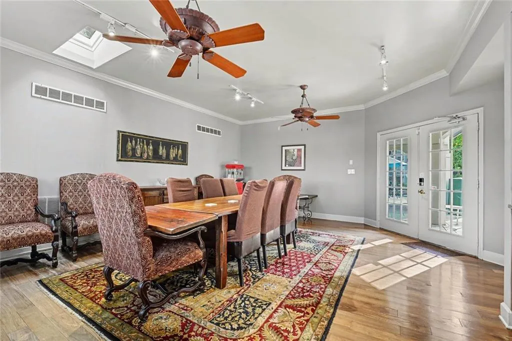 Community Amenities - Meeting Room with Kitchenette