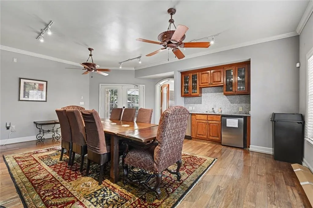 Community Amenities - Meeting Room with Kitchenette
