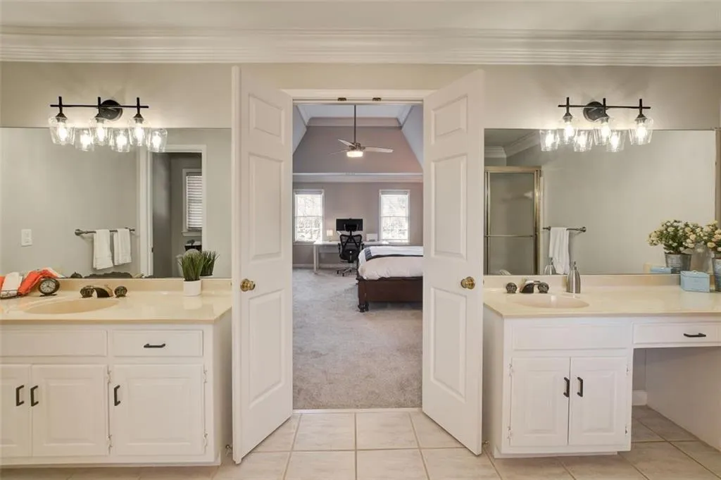 330 Burnt Oak Court, Sandy Springs, Georgia 30328, 4 Bedrooms Bedrooms, ,3 BathroomsBathrooms,Residential,Sold,330 Burnt Oak Court,7004420