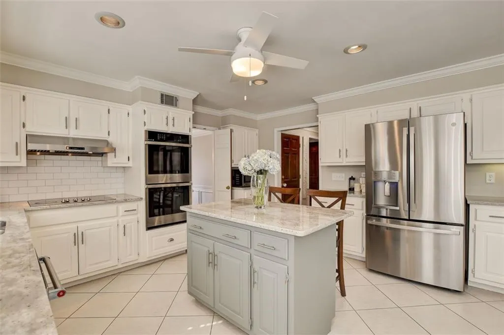 330 Burnt Oak Court, Sandy Springs, Georgia 30328, 4 Bedrooms Bedrooms, ,3 BathroomsBathrooms,Residential,Sold,330 Burnt Oak Court,7004420