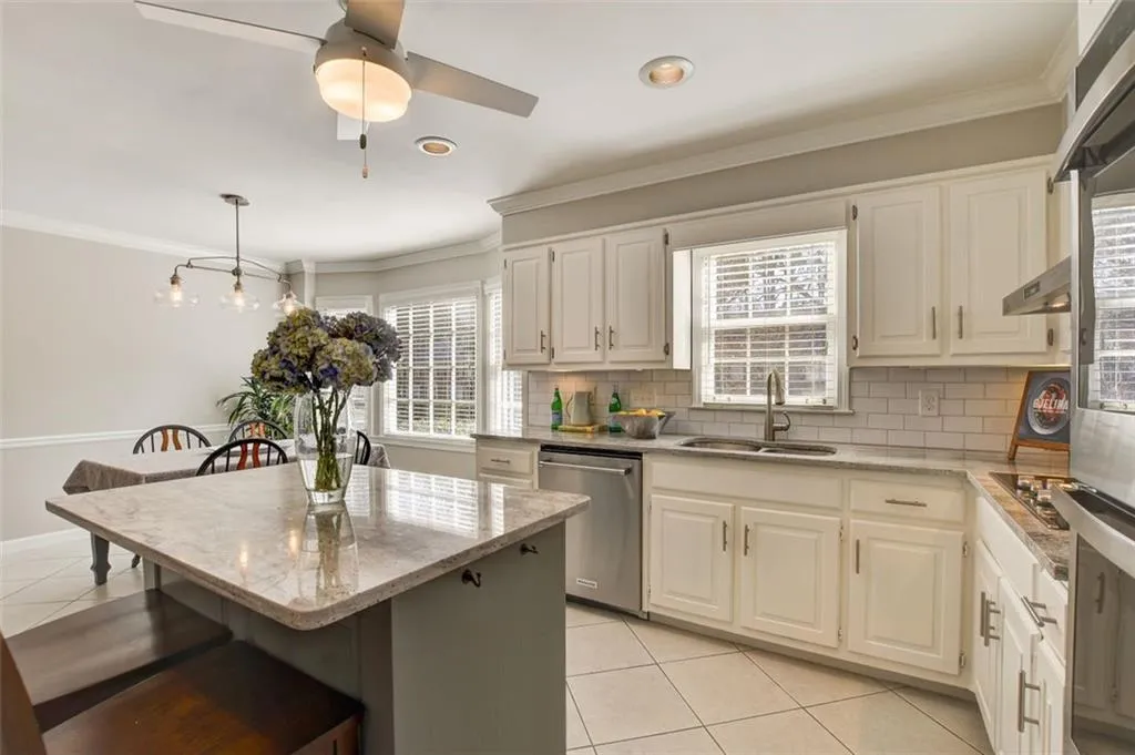 330 Burnt Oak Court, Sandy Springs, Georgia 30328, 4 Bedrooms Bedrooms, ,3 BathroomsBathrooms,Residential,Sold,330 Burnt Oak Court,7004420