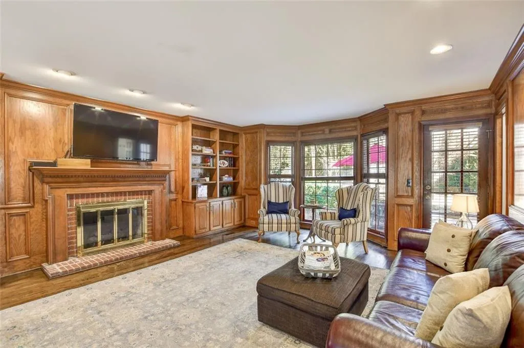 330 Burnt Oak Court, Sandy Springs, Georgia 30328, 4 Bedrooms Bedrooms, ,3 BathroomsBathrooms,Residential,Sold,330 Burnt Oak Court,7004420