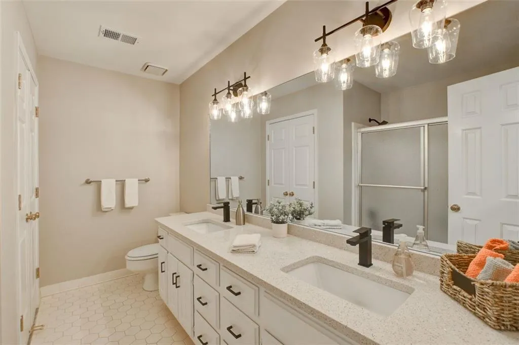 330 Burnt Oak Court, Sandy Springs, Georgia 30328, 4 Bedrooms Bedrooms, ,3 BathroomsBathrooms,Residential,Sold,330 Burnt Oak Court,7004420