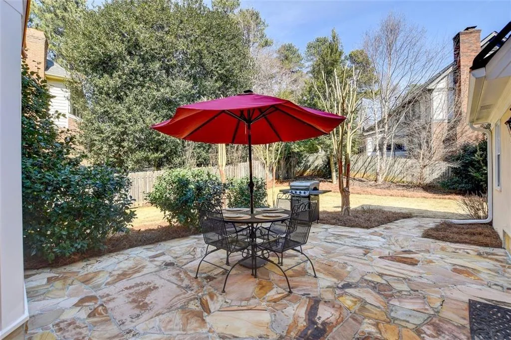 330 Burnt Oak Court, Sandy Springs, Georgia 30328, 4 Bedrooms Bedrooms, ,3 BathroomsBathrooms,Residential,Sold,330 Burnt Oak Court,7004420