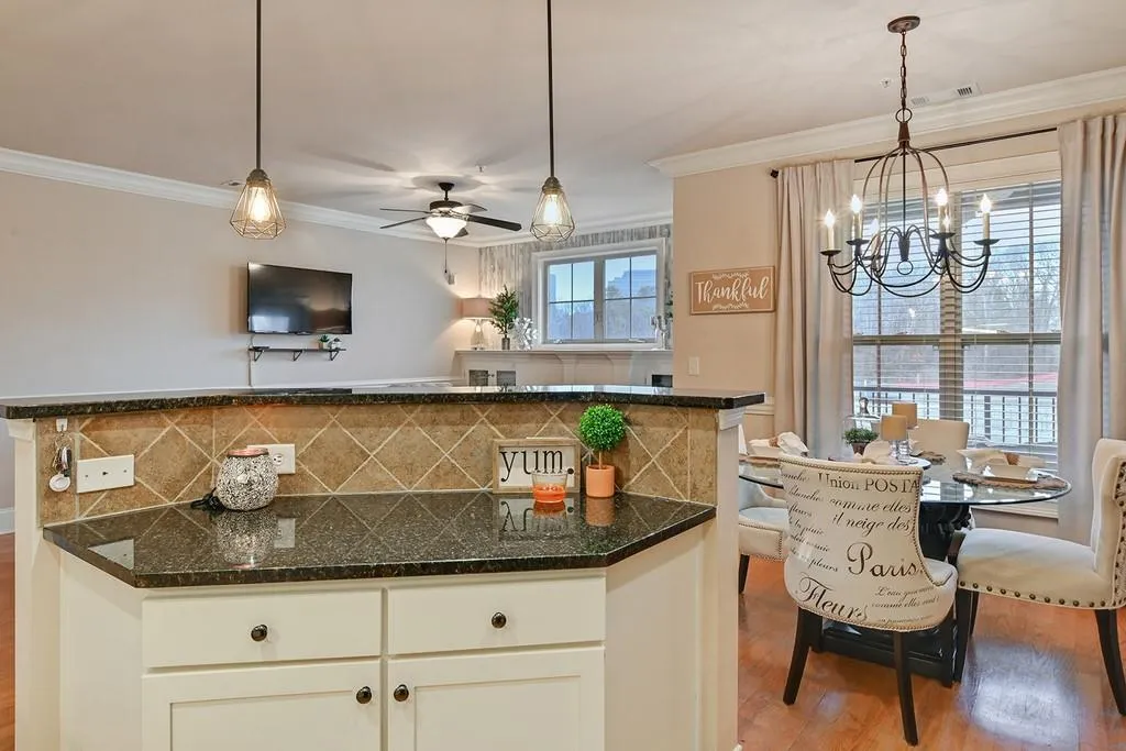 853 Perennial Drive, Atlanta, Georgia 30328, 3 Bedrooms Bedrooms, ,2 BathroomsBathrooms,Residential,Sold,853 Perennial Drive,6839355