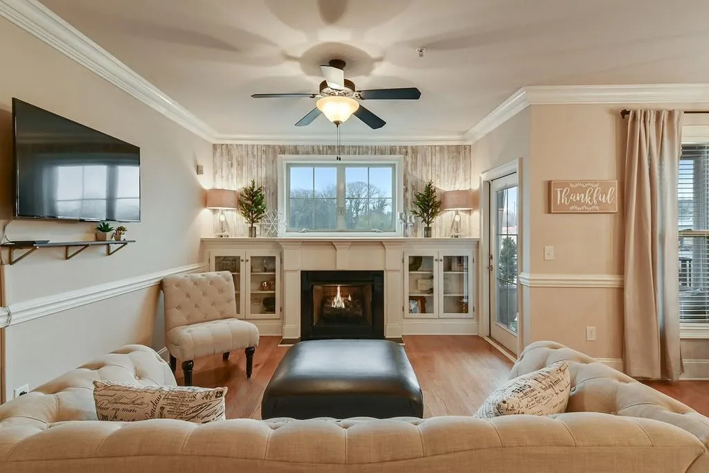 853 Perennial Drive, Atlanta, Georgia 30328, 3 Bedrooms Bedrooms, ,2 BathroomsBathrooms,Residential,Sold,853 Perennial Drive,6839355