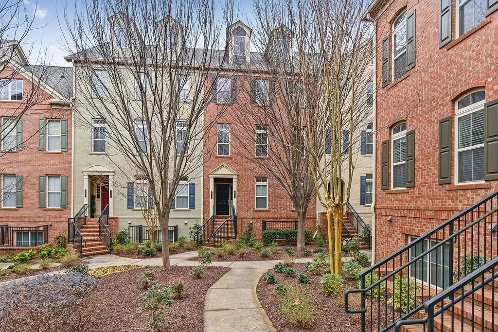 853 Perennial Drive, Atlanta, Georgia 30328, 3 Bedrooms Bedrooms, ,2 BathroomsBathrooms,Residential,Sold,853 Perennial Drive,6839355