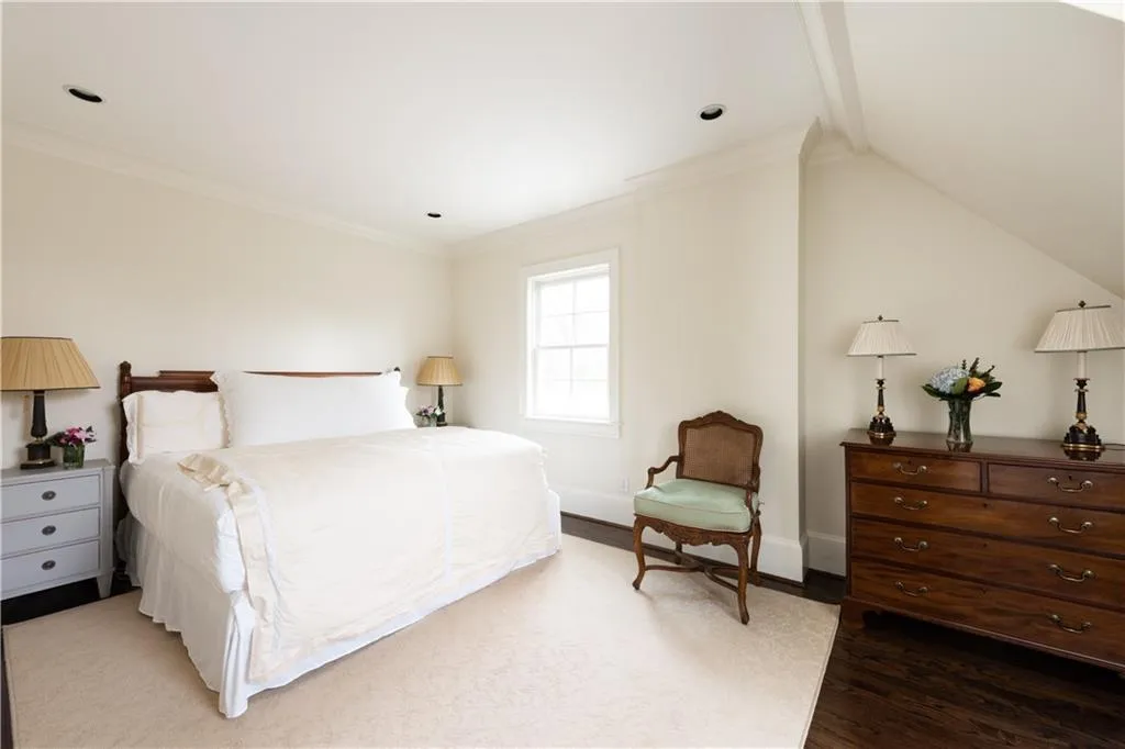 122 Old Ivy Road Ne Unit 19, Atlanta, Georgia 30342, 5 Bedrooms Bedrooms, ,4 BathroomsBathrooms,Residential,Sold,122 Old Ivy Road Ne Unit 19,6701582