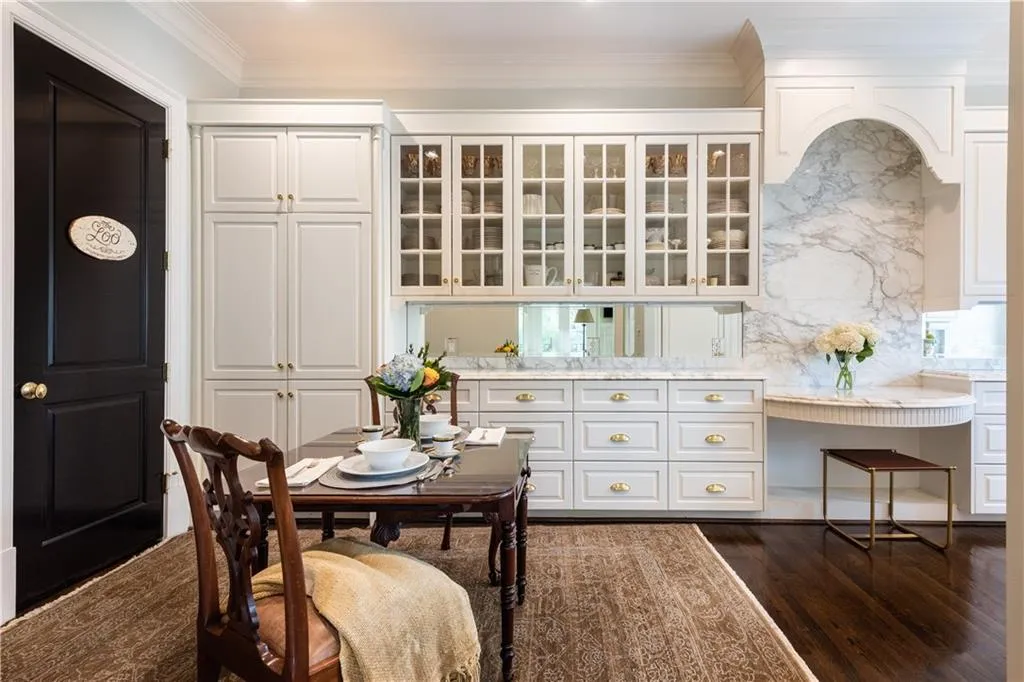 122 Old Ivy Road Ne Unit 19, Atlanta, Georgia 30342, 5 Bedrooms Bedrooms, ,4 BathroomsBathrooms,Residential,Sold,122 Old Ivy Road Ne Unit 19,6701582