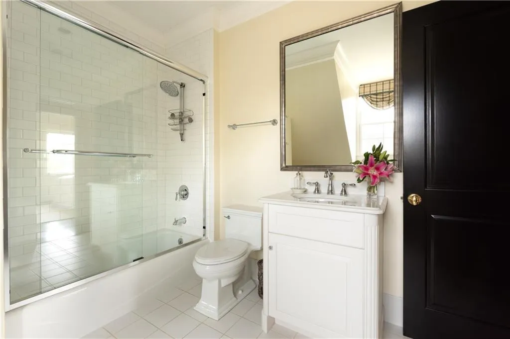 122 Old Ivy Road Ne Unit 19, Atlanta, Georgia 30342, 5 Bedrooms Bedrooms, ,4 BathroomsBathrooms,Residential,Sold,122 Old Ivy Road Ne Unit 19,6701582