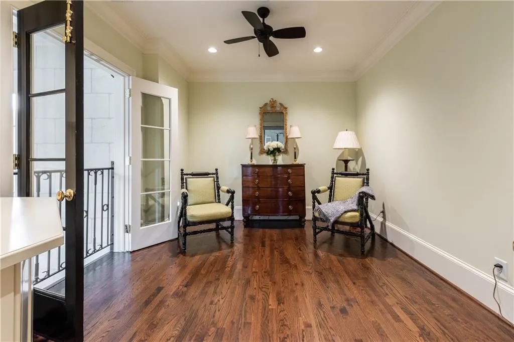 122 Old Ivy Road Ne Unit 19, Atlanta, Georgia 30342, 5 Bedrooms Bedrooms, ,4 BathroomsBathrooms,Residential,Sold,122 Old Ivy Road Ne Unit 19,6701582