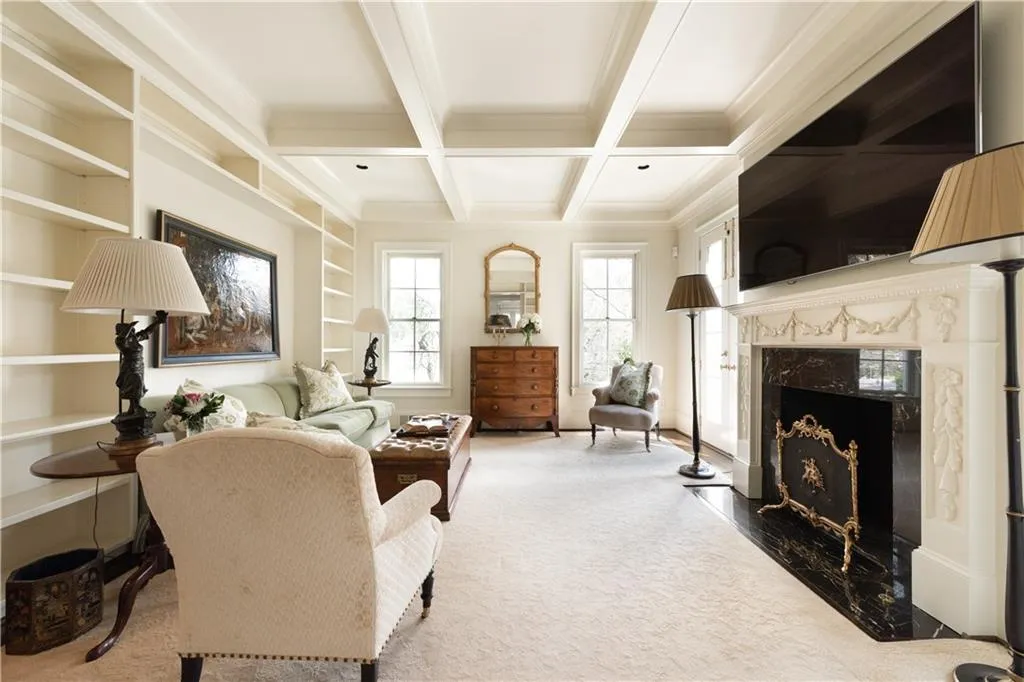 122 Old Ivy Road Ne Unit 19, Atlanta, Georgia 30342, 5 Bedrooms Bedrooms, ,4 BathroomsBathrooms,Residential,Sold,122 Old Ivy Road Ne Unit 19,6701582